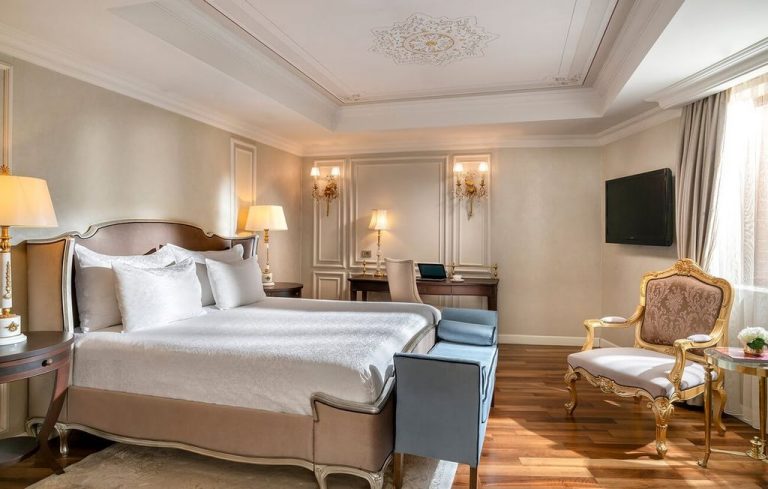 Hotel room Rixos Pera Istanbul