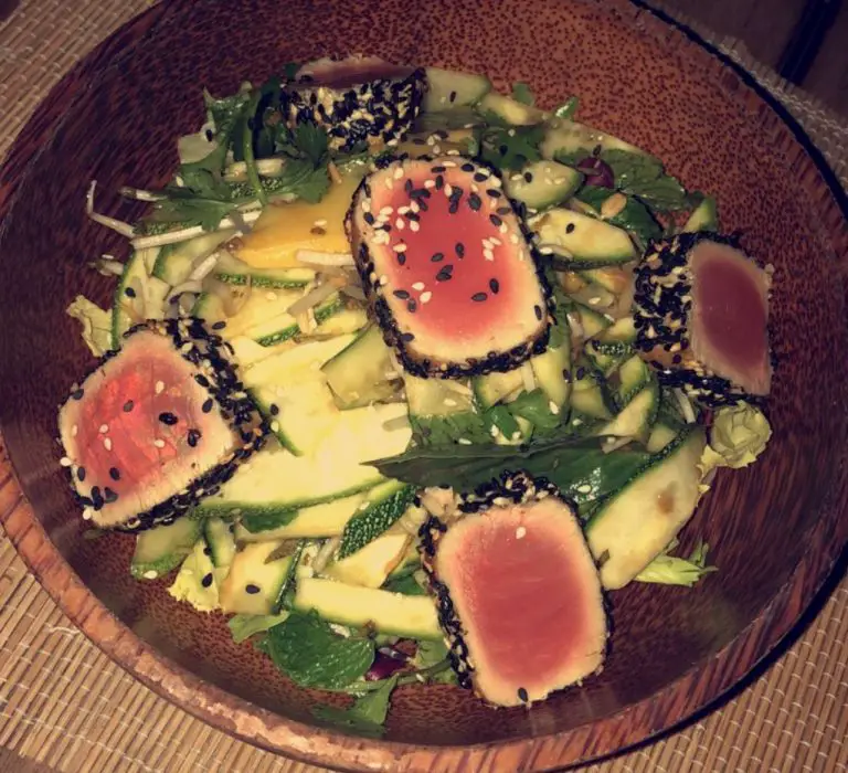 Tuna Salad - Tuna sashimi