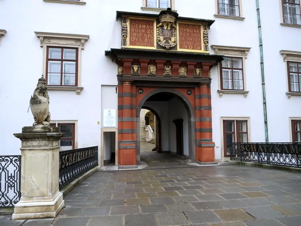 Swiss gate