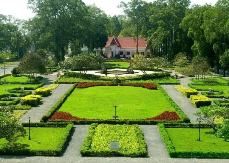 Royal Gardens Park