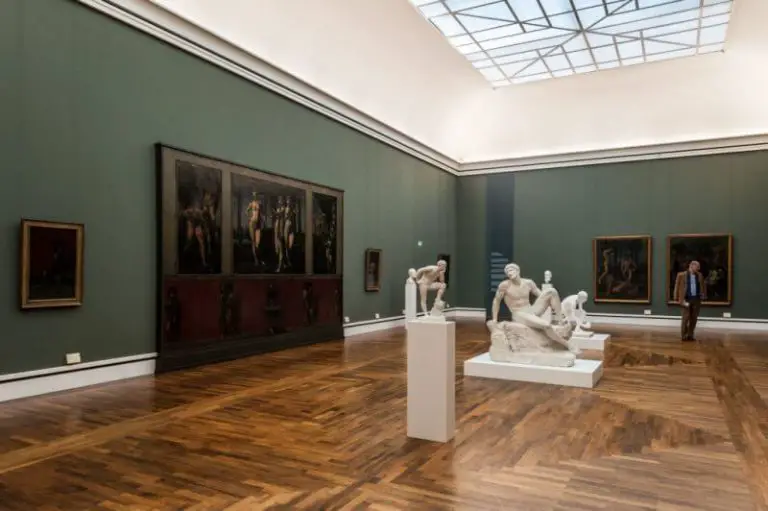 Sculptures in the Pinakothek
