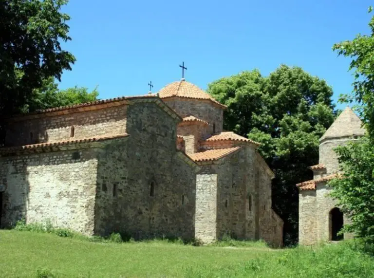 Dzveli Monastery Shuamta