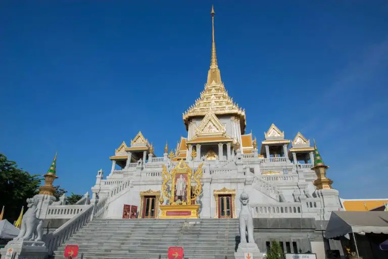 Temple Wat Tri Meath