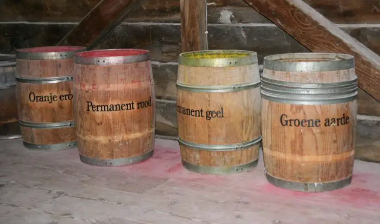 Pigment barrels in De Kat