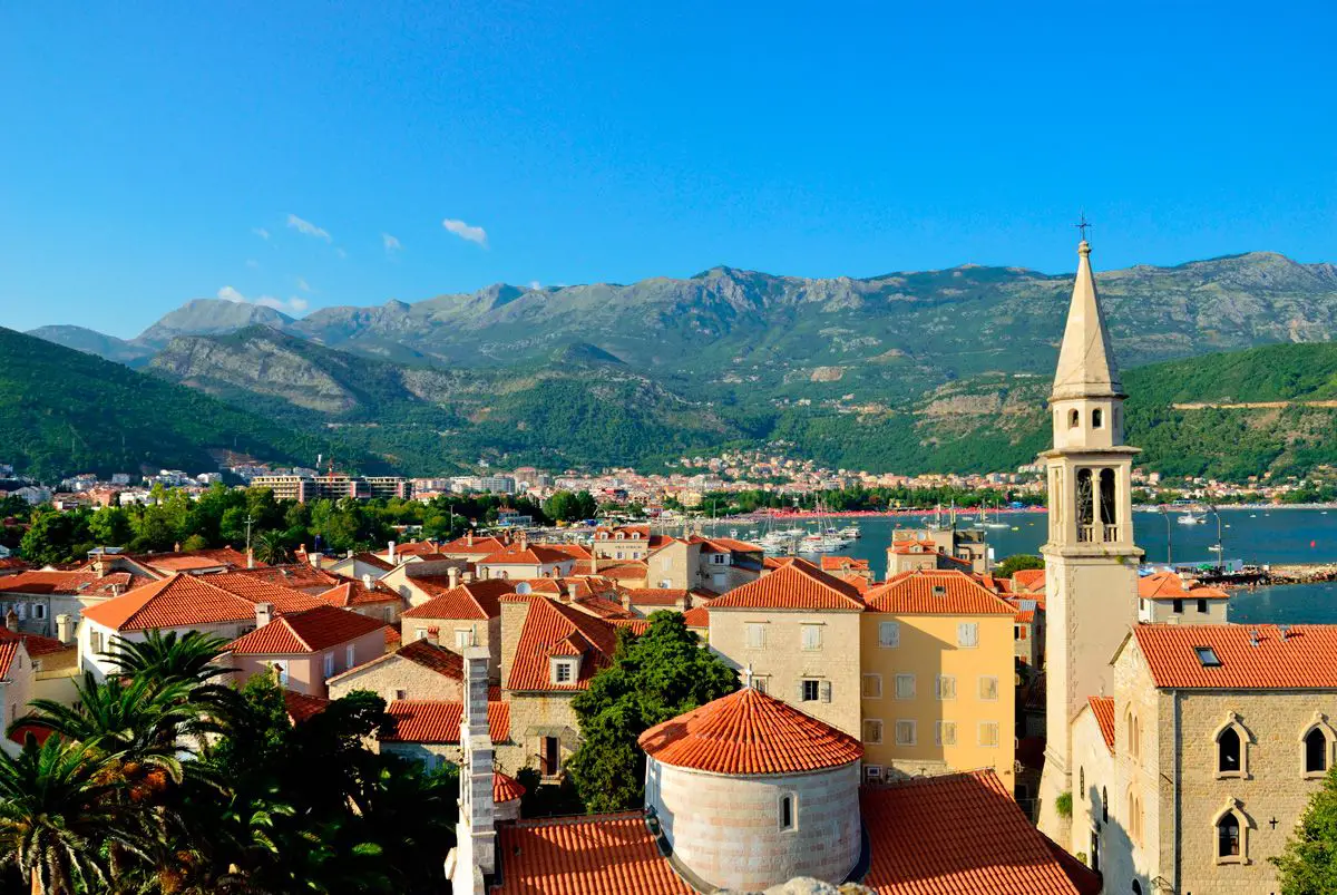 Tourist's guide to Budva: attractions of the city and surroundings