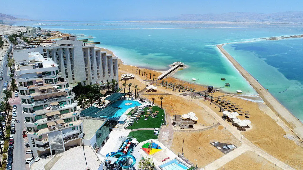 Tourist's guide to Neve Zohar - a tiny resort city in Israel on the Dead Sea
