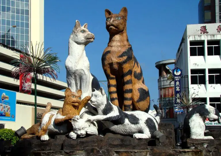 The main cat monument in Kuching