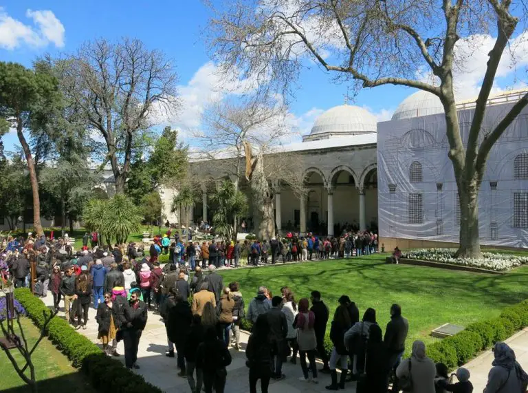 Topkapi Palace attracts thousands of tourists daily