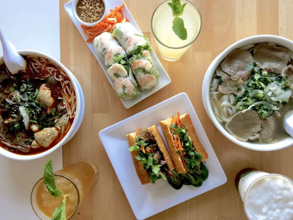 Tourist's guide to Vietnamese cuisine - must try dishes