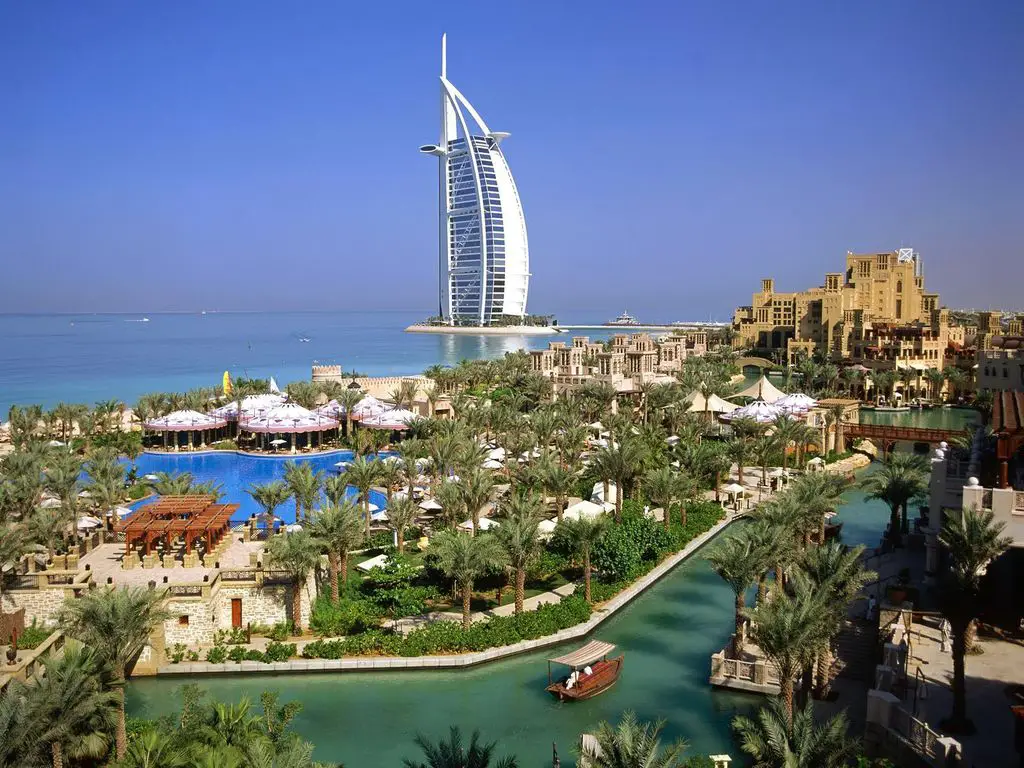 Is weather in the UAE in November the best time for a vacation in Dubai