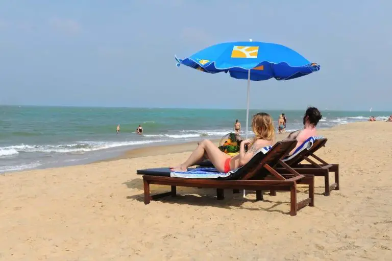 Holidaymakers on Negombo Beach