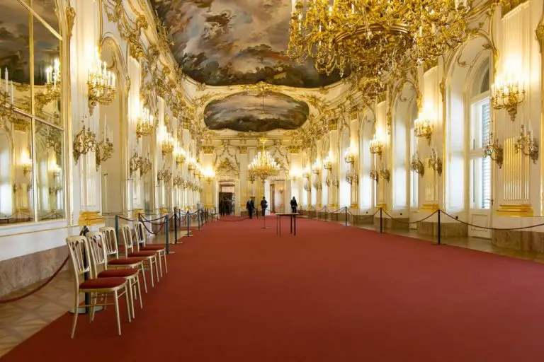 Large Gallery Hall