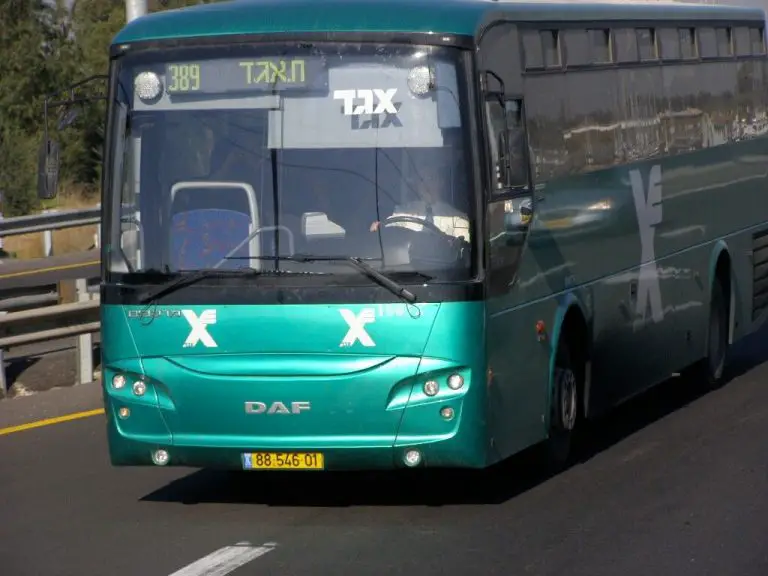 Trains by bus No. 389 from Tel Aviv to Arad