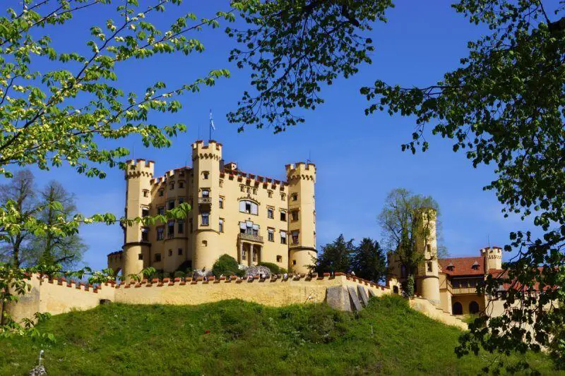 Tourist's guide to Hohenschwangau Castle, a fairytale fortress in Germany