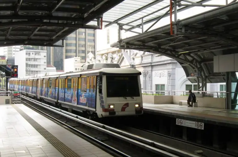 Urban metro platform