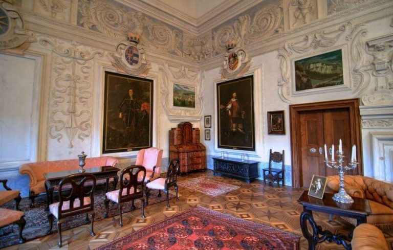 The main hall in the castle