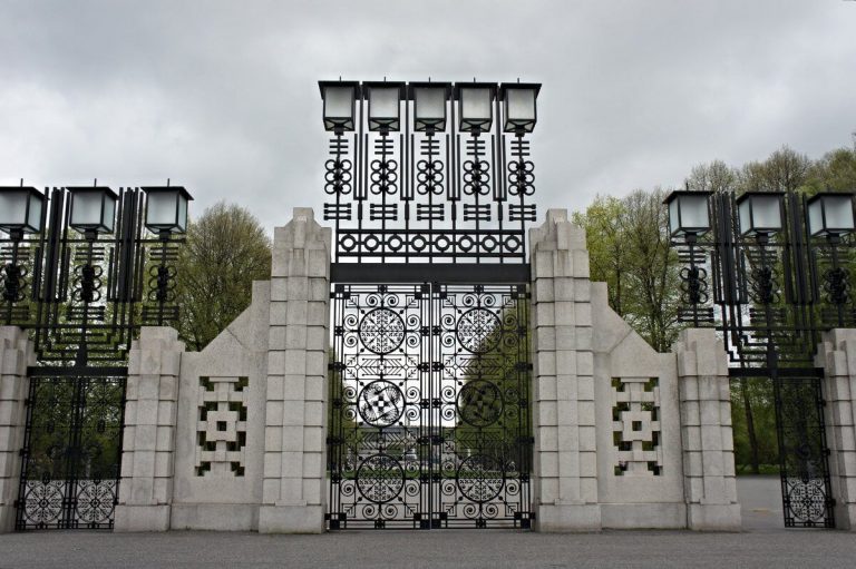 Central gate