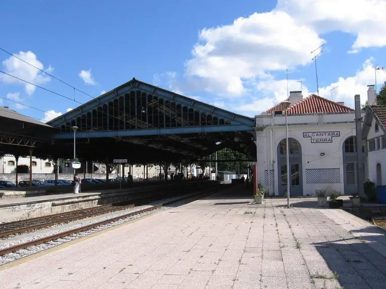 At the station of Alcantara Terra