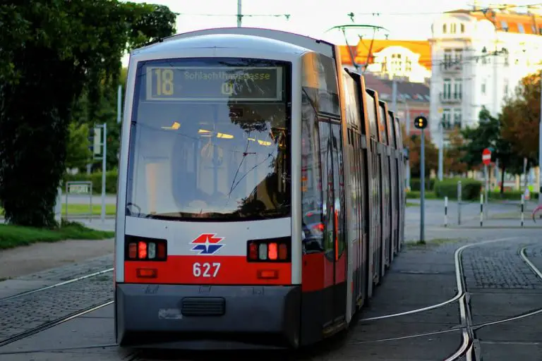 Tram number 18