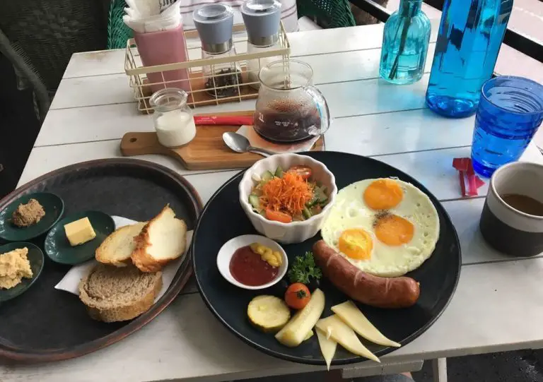 Breakfast at Alpaca Homestyle Cafe